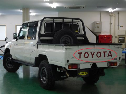 赤ランクル79ピックアップ　リア輸出用　TOYOTAロゴ　